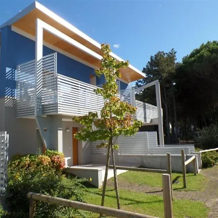 Neat And Quiet First-floor Flat In A Village Apartment *