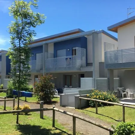 Neat And Quiet First-floor Flat In A Village Apartment *